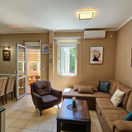 Lalovina Apartment แฮร์เซ็ก-โนวี ภายนอก รูปภาพ
